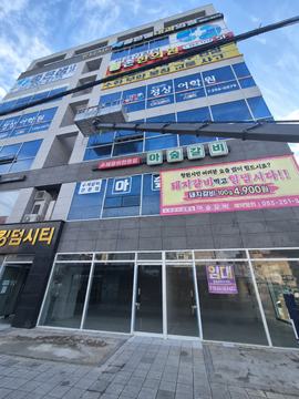 상가 외벽 옆의 작업대 · 제공 사진 139번