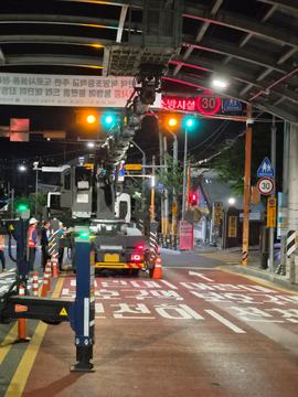 시설 안팎의 붐과 작업 공간 · 제공 사진 226번